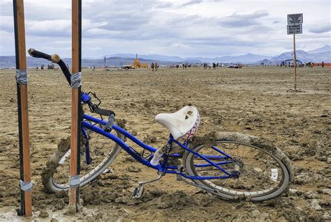 72000 Persones Atrapades Al Festival Burning Man Al Desert De Nevada Per Les Pluges