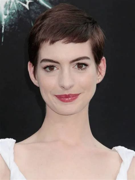 15 Best Anne Hathaway Short Hair Looks Pixies And Bobs Hair System