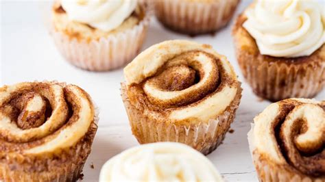 Cinnamon Roll Cupcakes 2
