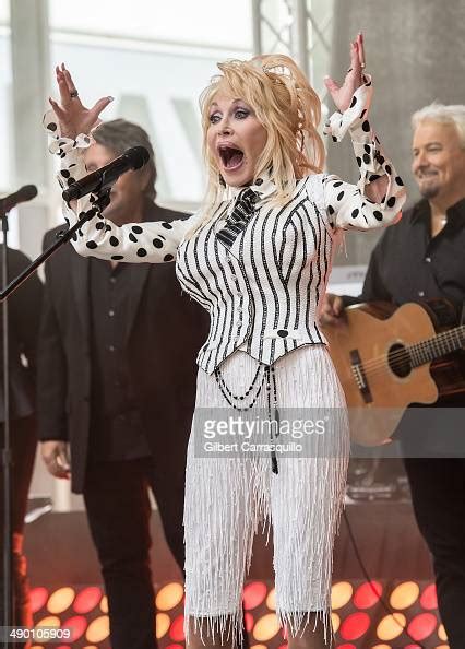 Dolly Parton Performs On Nbcs Today At Rockefeller Plaza On May News Photo Getty Images