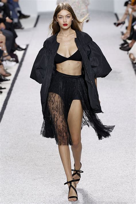 Gigi Hadid At Giambattista Valli Fashion Show At Paris Fashion Week 10