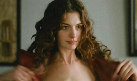 Anne Hathaway Gets Fat And Warns Trolls Not To Body Shame Her For New Role Watch Films