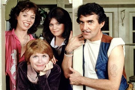 Norman Lears Latino One Day At A Time Reboot Picked Up By Netflix Thewrap