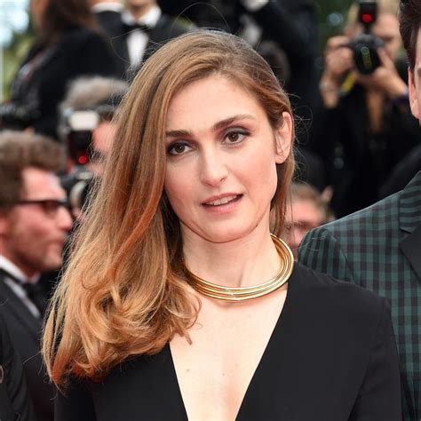 Julie gayet was an actress who had a successful hollywood career. Julie Gayet : L'actrice se confie sur François Hollande