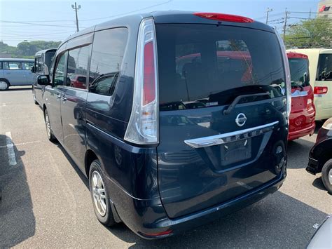 It is available in 5 colors, 2 variants, 1 engine, and 1 transmissions option. 2011 Nissan SERENA 20X for sale in Greymouth