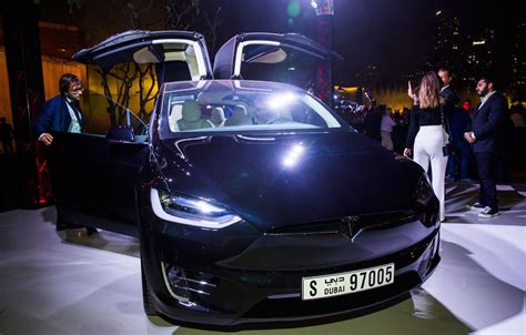 10000 To Upgrade Tesla To A Driverless Car In Uae Arabian Business
