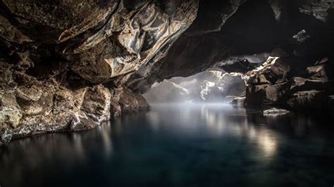 Incredible Caves Windows 10 Theme Darklight Mode