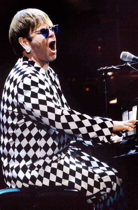 Elton John In Concert Mountain View Ca Legendary Singers Famous