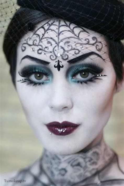 20 Cool Halloween Eye Makeup Ideas Hative