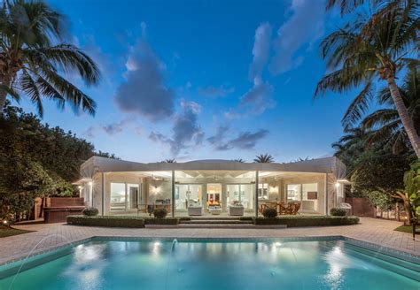 One Of A Kind Art Deco Beach House Originally Designed By Renowned
