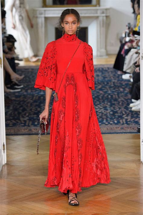 64 Looks From The Valentino Spring 2017 Show Valentino Runway Show At