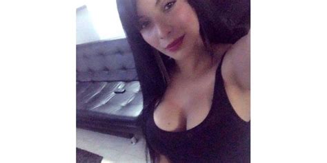 Filtran sensuales fotos de colombiana que obligó a ladrón a desnudarse