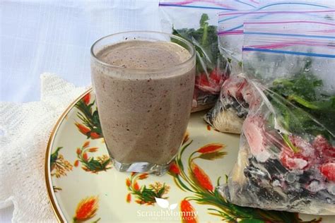 The dark color will mask the prune juice's telltale nearly black hue. How To Make Smoothie Bags & A Spinach Berry Recipe- Scratch Mommy