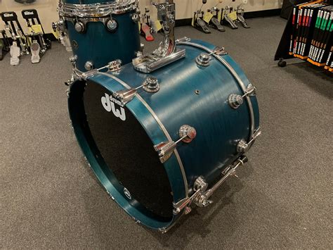 Dw Collectors Series 5 Piece Drum Set Kit In Blue Azure Reverb