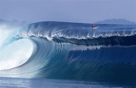 92 Majestic Wave Photos That Capture The Beauty Of Breaking Waves With
