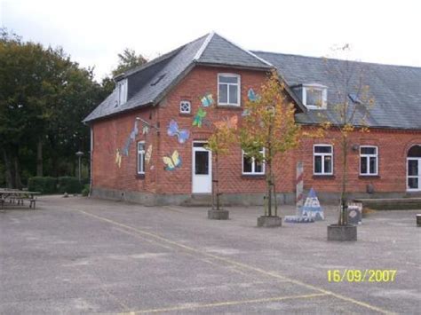 Ådalens skole er en folkeskole i frederikssund kommune. Starup Skole