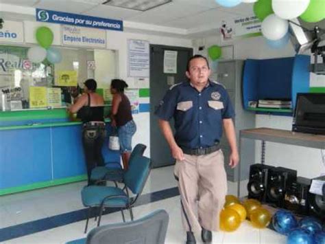 ¡casa de empeños busca gente como tú! Sucursal Cancún 4 Realice dia del niño 2010 - YouTube