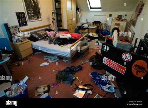 A Teenagers Messy Bedroom Hi Res Stock Photography And Images Alamy