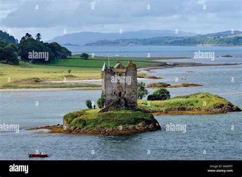 Castle Stalker Is A Large Stone 15th Century Tower House Loch Laich