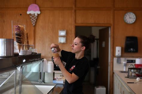 Bjs Ice Cream Emphasizes Oregon Roots Business