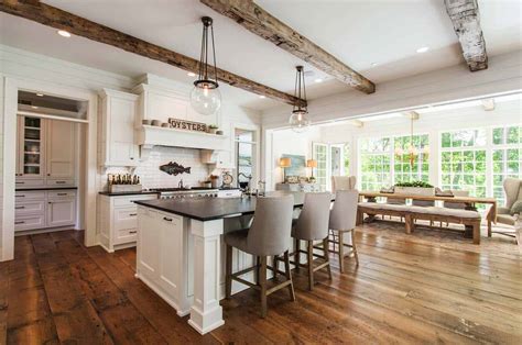 But recently it's been losing a little steam, some saying it's too stark and sterile. Farmhouse Style Kitchen Design Ideas to Inspire You