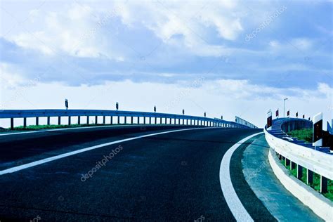 Modern Highway Curve — Stock Photo © Oriontrail 5554186