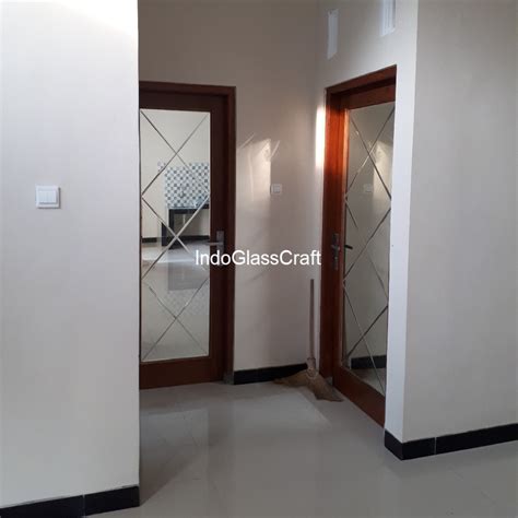 Anda bisa melihat contoh kaca kaca ini di hotel atau di villa mewah. Pintu Kaca Cermin Bevel untuk Rumah Aysiah Permata Regency ...