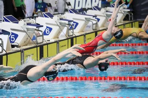 Back To Back Golds For Flying Applegate Para Swimming News British Swimming
