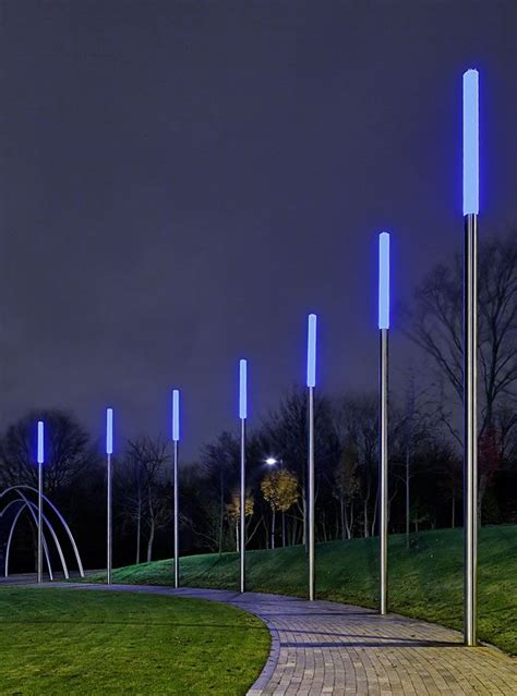 Bollards Meet Street Lights To Define A Pedestrian Via 조경 조명 가로등 디자인