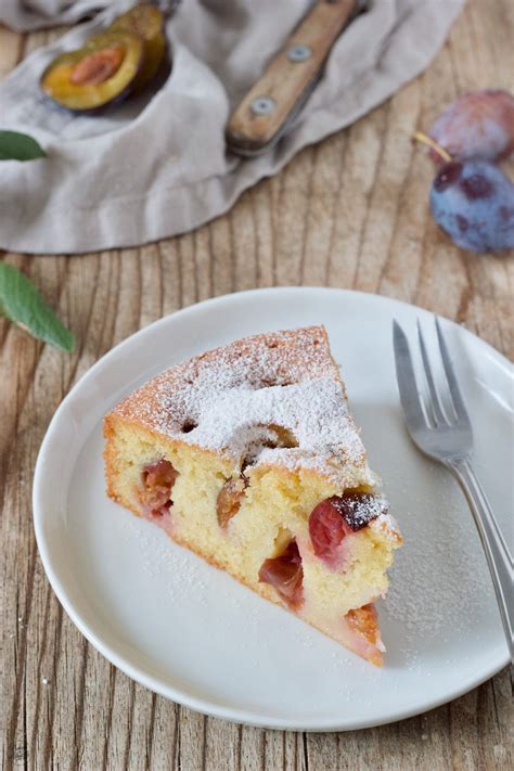Cremiger schmandkuchen mit fruchtigen zwetschgen und knetteig | dr. Schneller Zwetschkenkuchen - Rezept - Sweets & Lifestyle ...