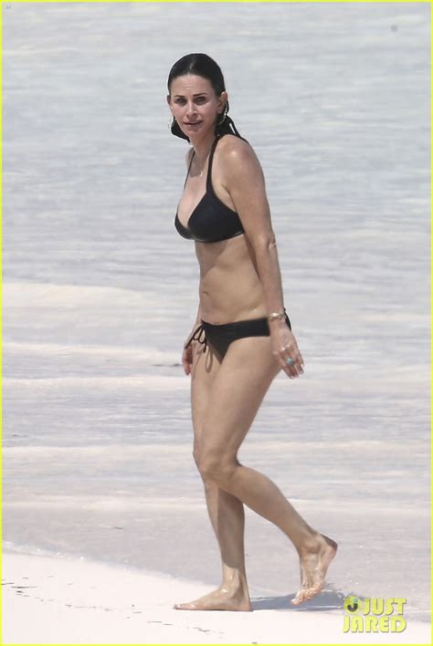Courteney Cox Flaunts Her Amazing Beach Body At 52 Photo 3883236