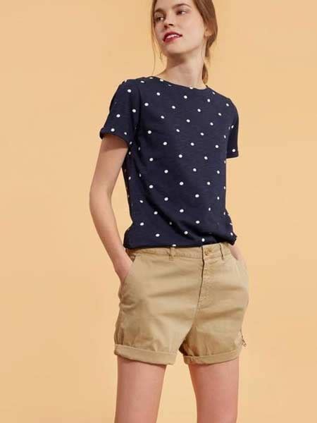 Tren model blazer wanita casual terbaru. Inspirasi Mix and Match Motif Pakaian Kasual Wanita Yang ...