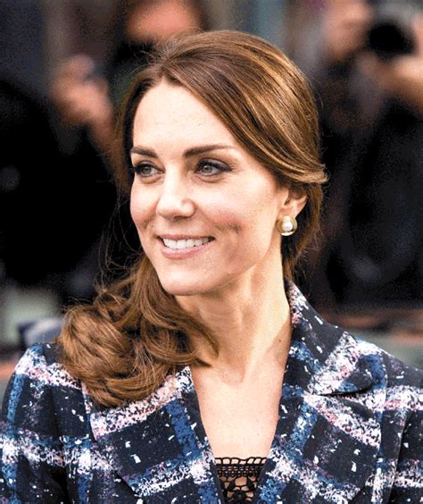 Duchess Kate Brings Back The Topsy Tail 90s Hairstyle Pics