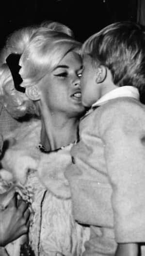 jayne mansfield and his son zoltan