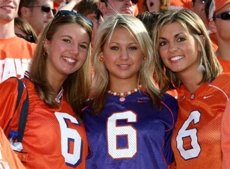 Colleges Hottest Sports Fans