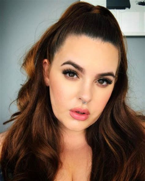 Tess Holliday S Half Up Half Down Hairstyle Is Giving Us Major Ariana