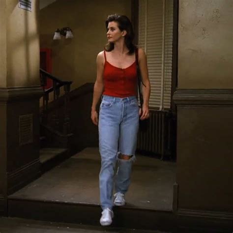 10 times friends courteney cox aka monica stole the thunder with her stunning outfits leisurebyte
