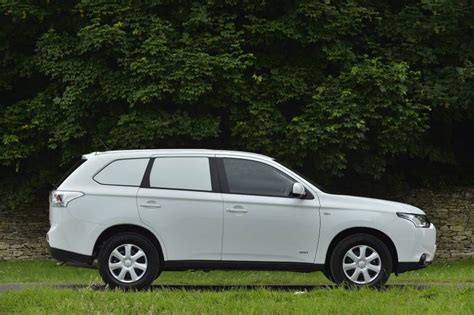Mitsubishi Outlander Commercial Review Car Review Rac Drive