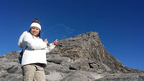 Ramai nak mendaki gunung kinabalu, tapi belum ada pengalaman mendaki ke sana. Embun beku seakan Salji di Gunung Kinabalu - Blog Berita ...