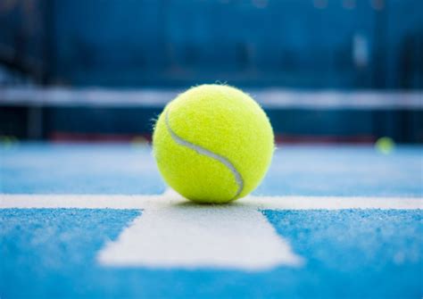 Paleta tenis masa dedicata segmentului profesionist de jucatori, cu o tehnica foarte buna in joc si viteza maxima. 6 diferencias entre pádel y tenis - Fit People