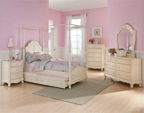 Create the bedroom you really want without breaking your budget. Homelegance Cinderella Poster Bedroom Set - Ecru B1386TPP ...