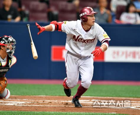 서건창 선수 kbo 한 시즌 안타 기록 보유자. 스포츠서울 - '최정 50홈런? 서건창 200안타?' 특급 타자들 대기록 ...