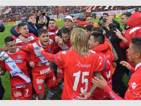We have allocated points to each yellow (1 point) and red card (3 points) for ranking purposes. Argentinos Juniors sigue festejando: derrotó a Chicago y ...