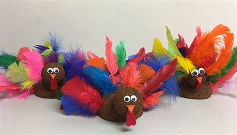 Colorful Feather Turkey Craft To Make With Your Kids My Growing