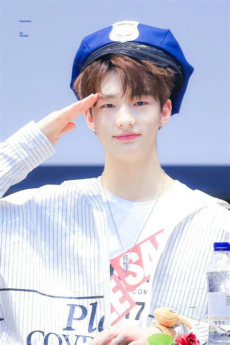 Jump to navigation jump to search. Hyunjin Says He "Loves" Himself Too Much To Trade His Soul With Another Stray Kids Member - Koreaboo