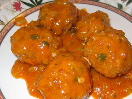 Las albóndigas de carne caseras son una receta fácil de preparar y muy práctica porque se pueden guardar en el congelador y las cualidades permanecen intactas. Albóndigas picantes sin gluten - Receta fácil paso a paso