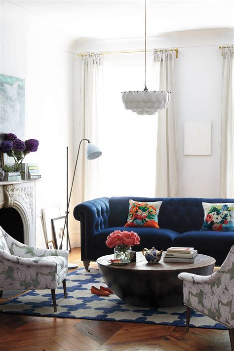 How To Decorate A Living Room With Navy Blue Couch
