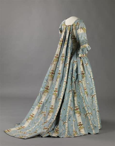 Sack Back Gown Mid 18thc Digitalt Museum Kjole 18th Century Dress