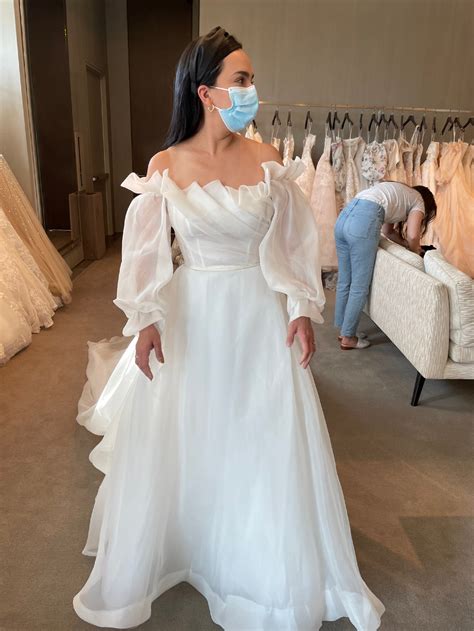 Monique Lhuillier Ambrosia Preowned Wedding Dress Save 38 Stillwhite