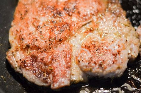 How To Bake Pork Chops In The Oven So They Are Tender And